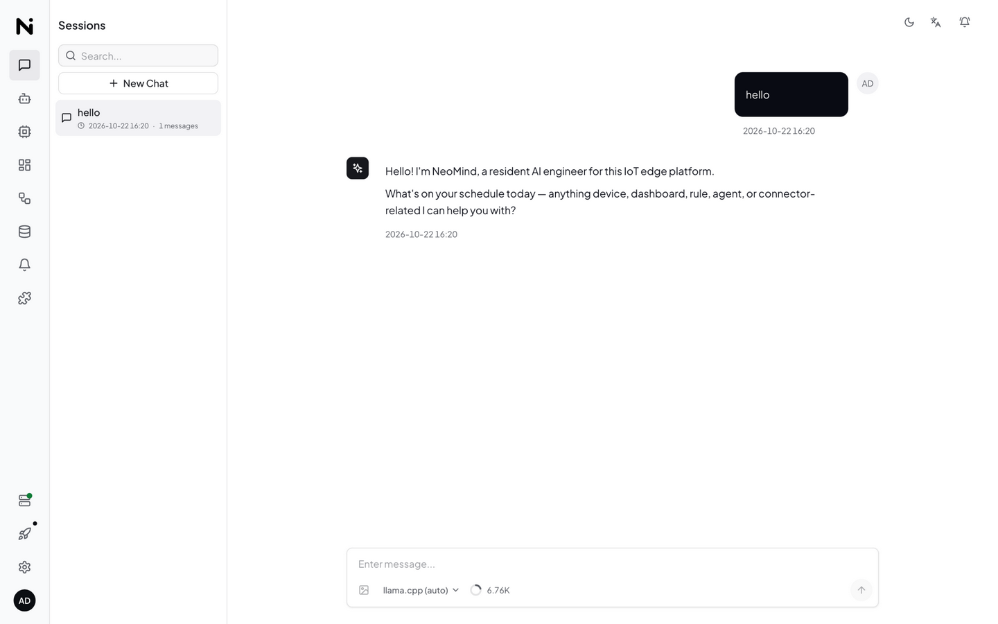 Model selector automatically lands on the built-in model (llama.cpp auto)